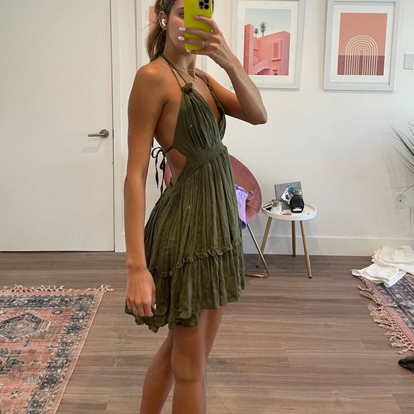 olive green flowy halter mini dress - Picture 3 of 4